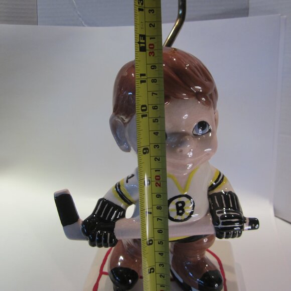Boston Bruins Hockey Player Vintage Ceramic Lamp Arnels - Used/Works- No Shade - Picture 16 of 16